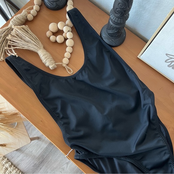 BASIC LOW BACK ONE PIECE BLACK SWIMSUIT - Picture 2 of 5